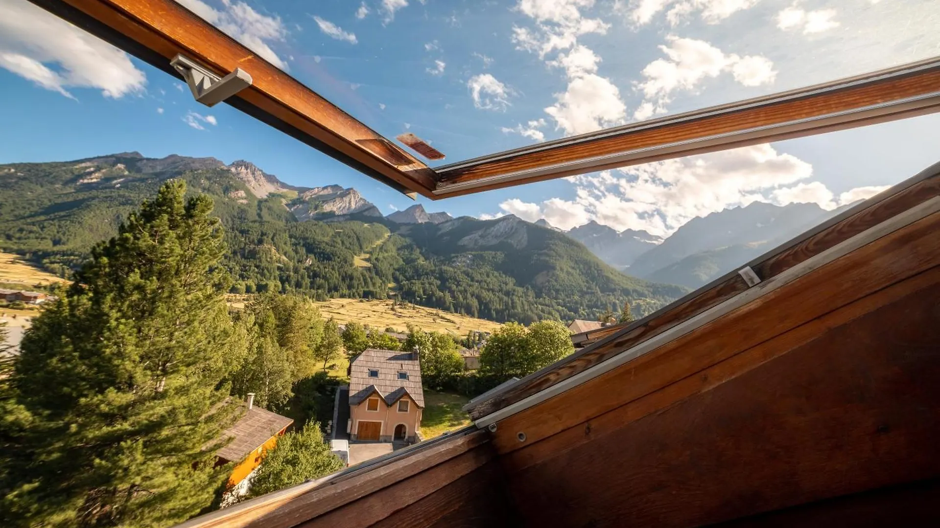 VVF L'alpazur à Serre Chevalier Le Monêtier-les-Bains
