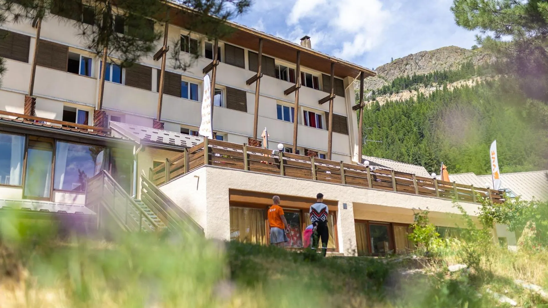 VVF L'alpazur à Serre Chevalier Le Monêtier-les-Bains Parco vacanze